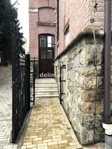 Lokal Lesko, pl. Konstytucji 3 Maja. Zdjęcie 10