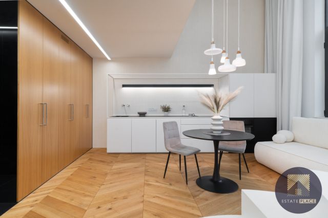 Mieszkanie 4-pokojowe Warszawa Praga, ul. Targowa. Zdjęcie 1