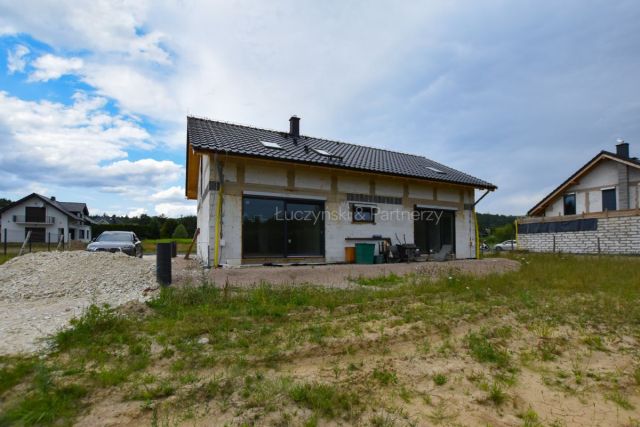 dom wolnostojący, 5 pokoi Komarno. Zdjęcie 17