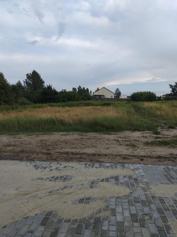 Działka inwestycyjna Baranów, ul. Cmentarna. Zdjęcie 1