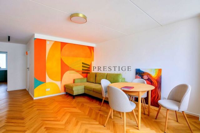 Mieszkanie 3-pokojowe Warszawa Powiśle, ul. Okrąg. Zdjęcie 1