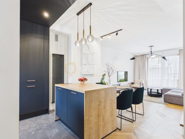 Mieszkanie 4-pokojowe Julianów. Zdjęcie 1