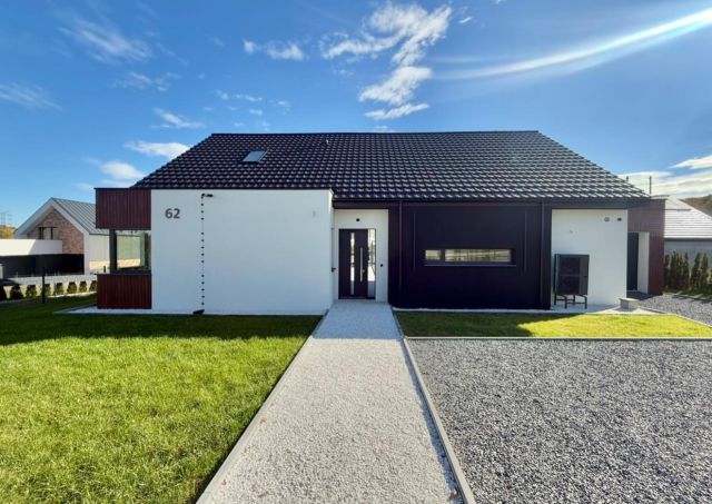 dom wolnostojący, 5 pokoi Chorowice Kozie Rogi, ul. Dworska. Zdjęcie 1