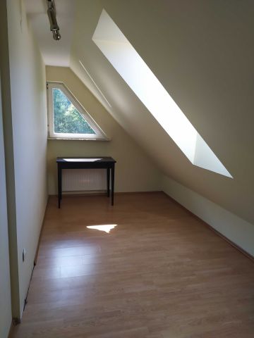 Mieszkanie 3-pokojowe Poręba Wielka Koninki. Zdjęcie 5