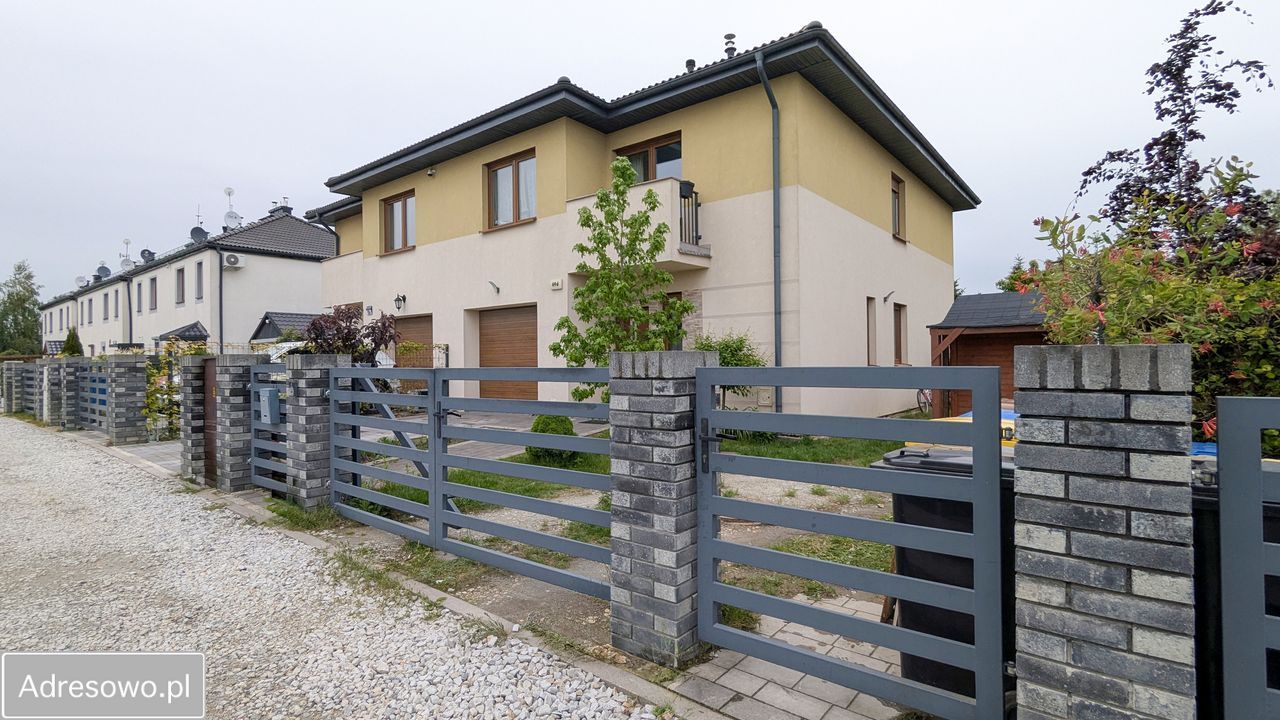 bliźniak, 5 pokoi Kiełczów, ul. Akacjowa. Zdjęcie 2