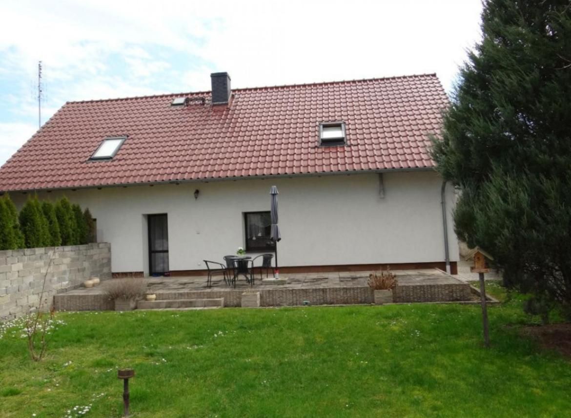 dom wolnostojący, 8 pokoi Kąty Opolskie, ul. Szkolna. Zdjęcie 2