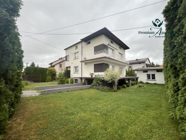 dom wolnostojący, 6 pokoi Jędrzejów, ul. Kadłubka. Zdjęcie 3