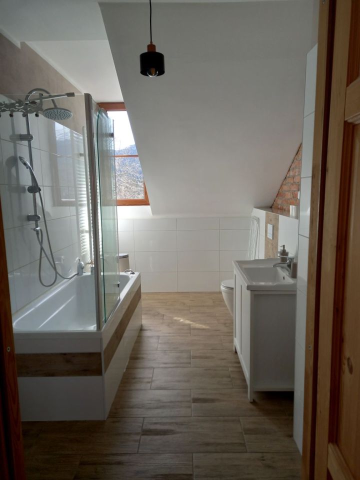 dom wolnostojący, 13 pokoi Szklarska Poręba, ul. 1 Maja. Zdjęcie 16