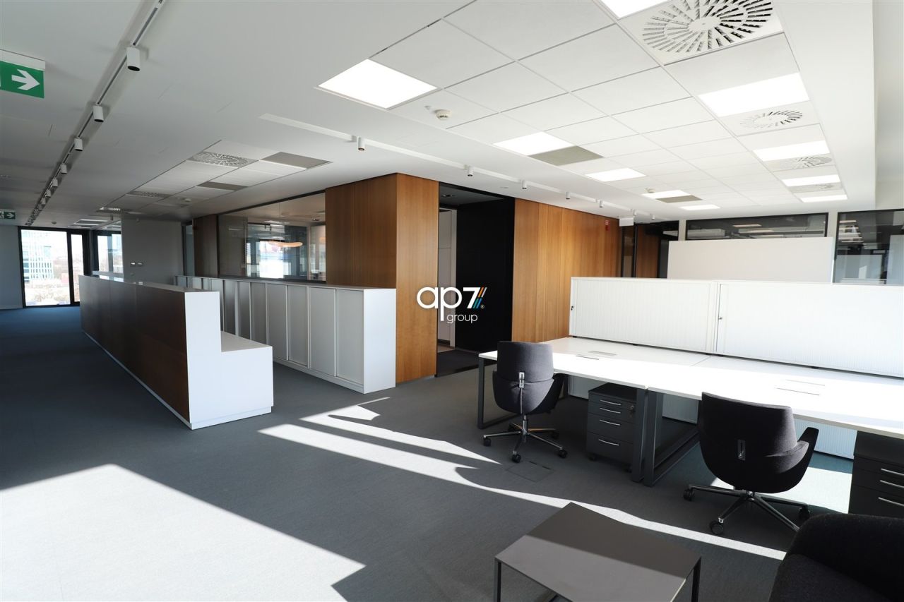 Biuro Kraków Prądnik Czerwony, ul. Pilotów. Zdjęcie 4