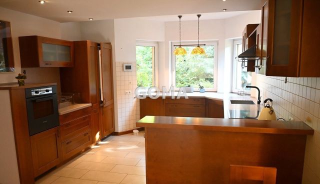 dom wolnostojący, 7 pokoi Józefów Centrum. Zdjęcie 9