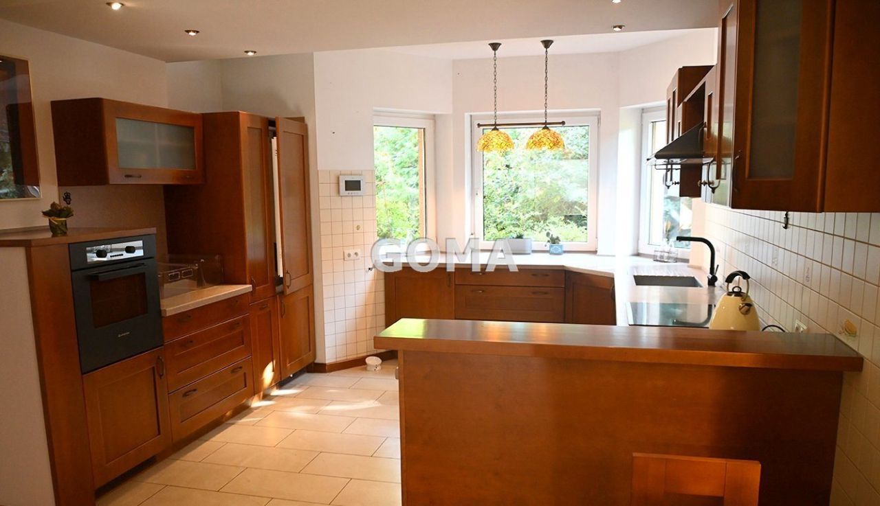 dom wolnostojący, 7 pokoi Józefów Centrum. Zdjęcie 9