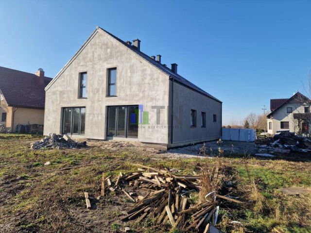 bliźniak, 4 pokoje Chrząstawa Wielka. Zdjęcie 12