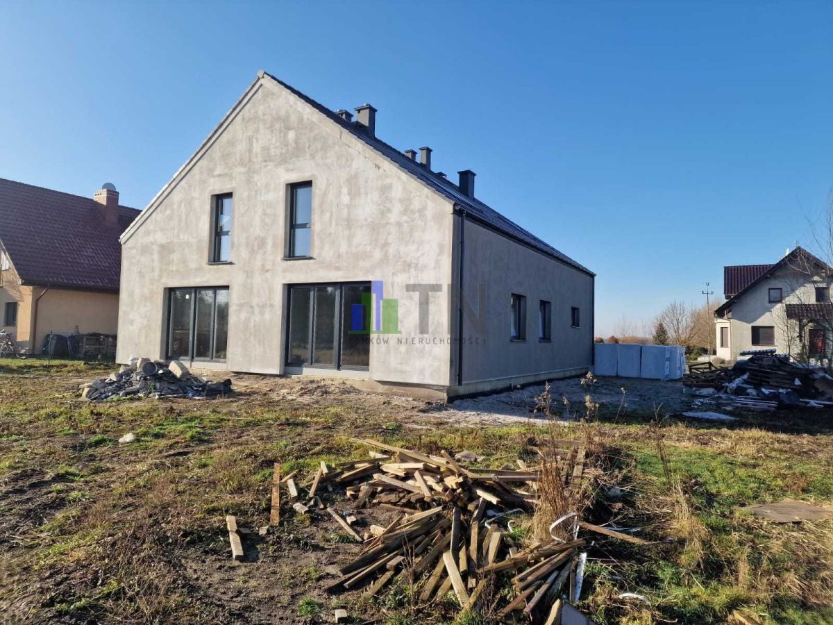 bliźniak, 4 pokoje Chrząstawa Wielka. Zdjęcie 12