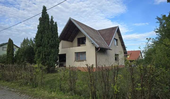 dom wolnostojący, 6 pokoi Jamielnik, ul. Szkolna
