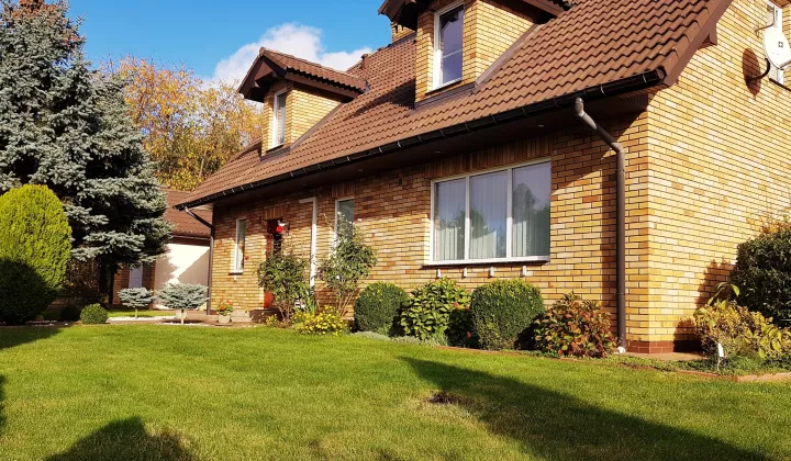 dom wolnostojący, 4 pokoje Wierzchowisko, ul. Leśna