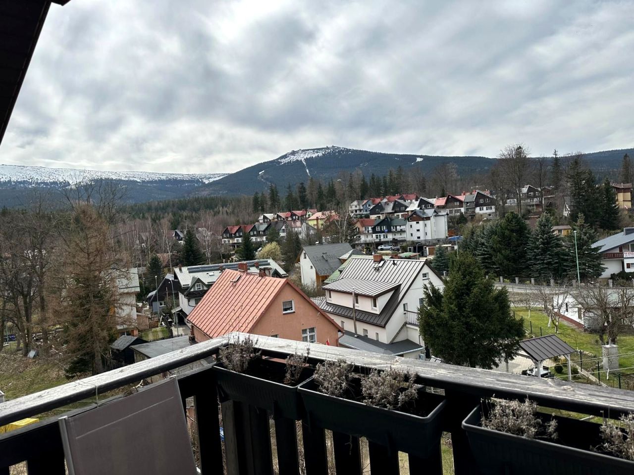 dom wolnostojący, 13 pokoi Szklarska Poręba, ul. 1 Maja. Zdjęcie 14