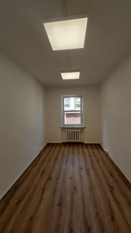 Biuro Nowy Sącz, ul. Edmunda Ciećkiewicza. Zdjęcie 1