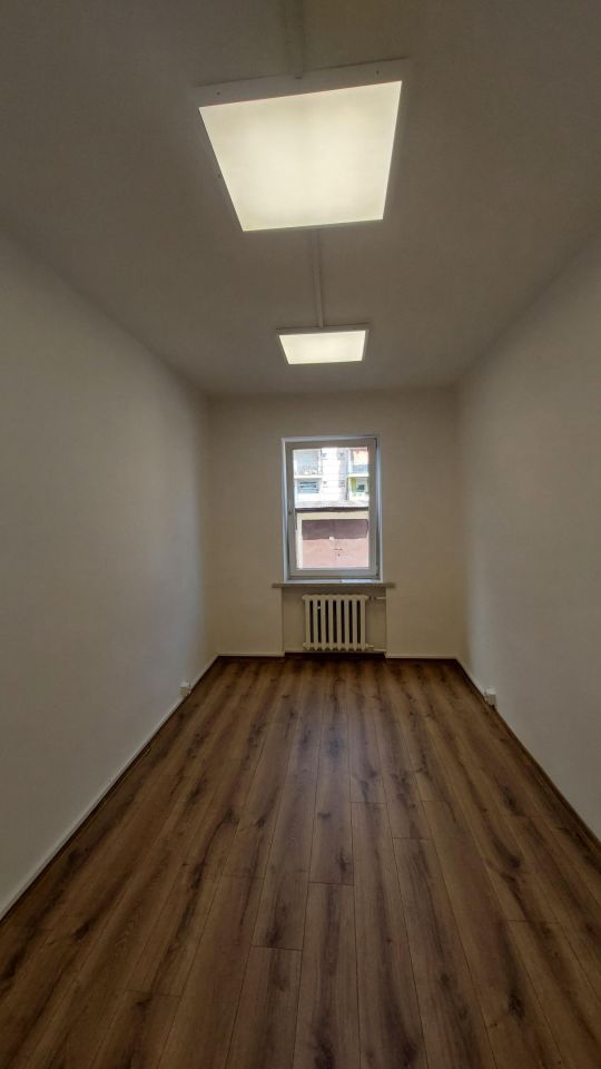 Biuro Nowy Sącz, ul. Edmunda Ciećkiewicza. Zdjęcie 1
