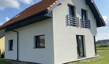 dom wolnostojący, 5 pokoi Radakowice, ul. Jaśminowa