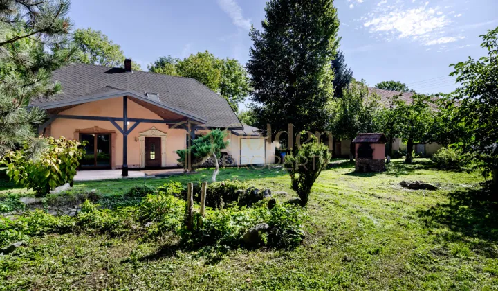 dom wolnostojący, 5 pokoi Paździorno