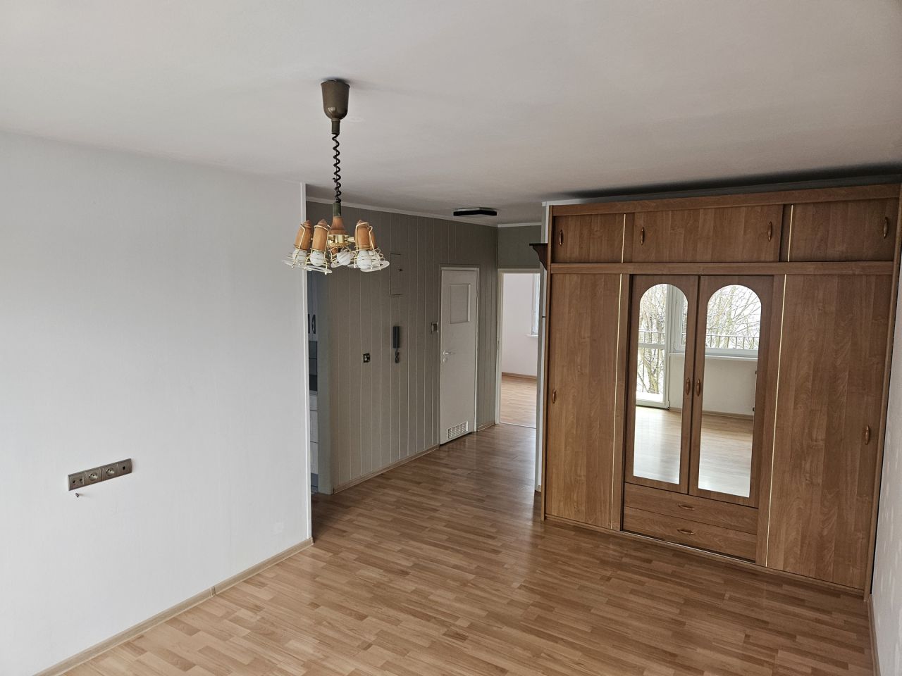 Mieszkanie 3-pokojowe Legnica, ul. Karkonoska. Zdjęcie 2