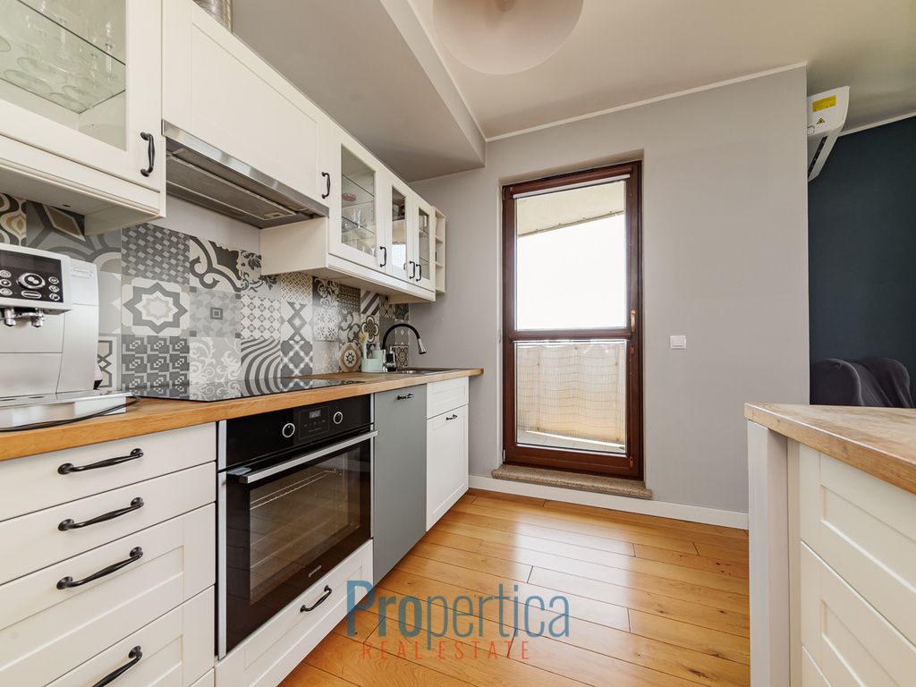 Mieszkanie 3-pokojowe Warszawa Ochota, ul. Bitwy Warszawskiej 1920 r.. Zdjęcie 2