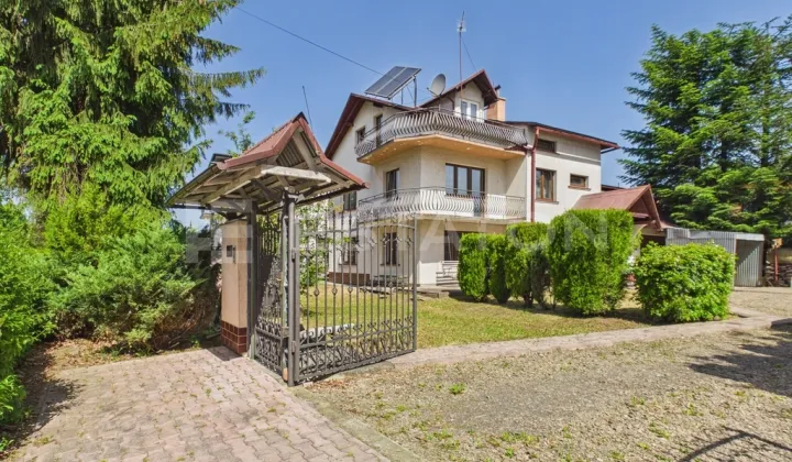 dom wolnostojący, 6 pokoi Krosno, ul. Niepodległości