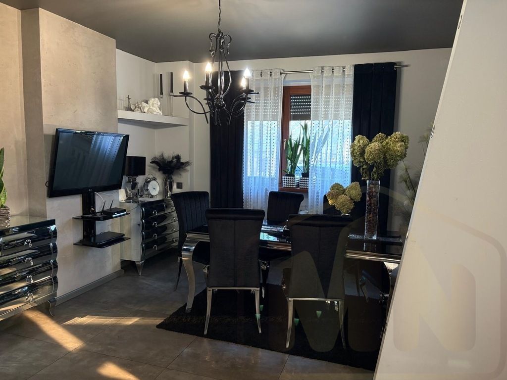 dom wolnostojący, 6 pokoi Poświętno. Zdjęcie 10