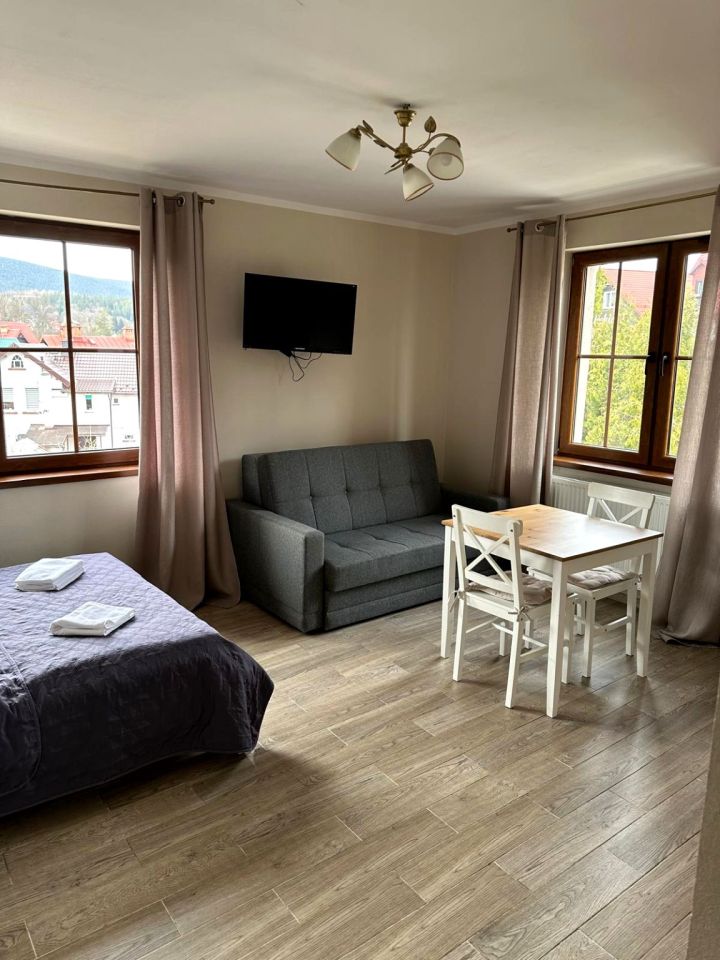 dom wolnostojący, 13 pokoi Szklarska Poręba, ul. 1 Maja. Zdjęcie 13