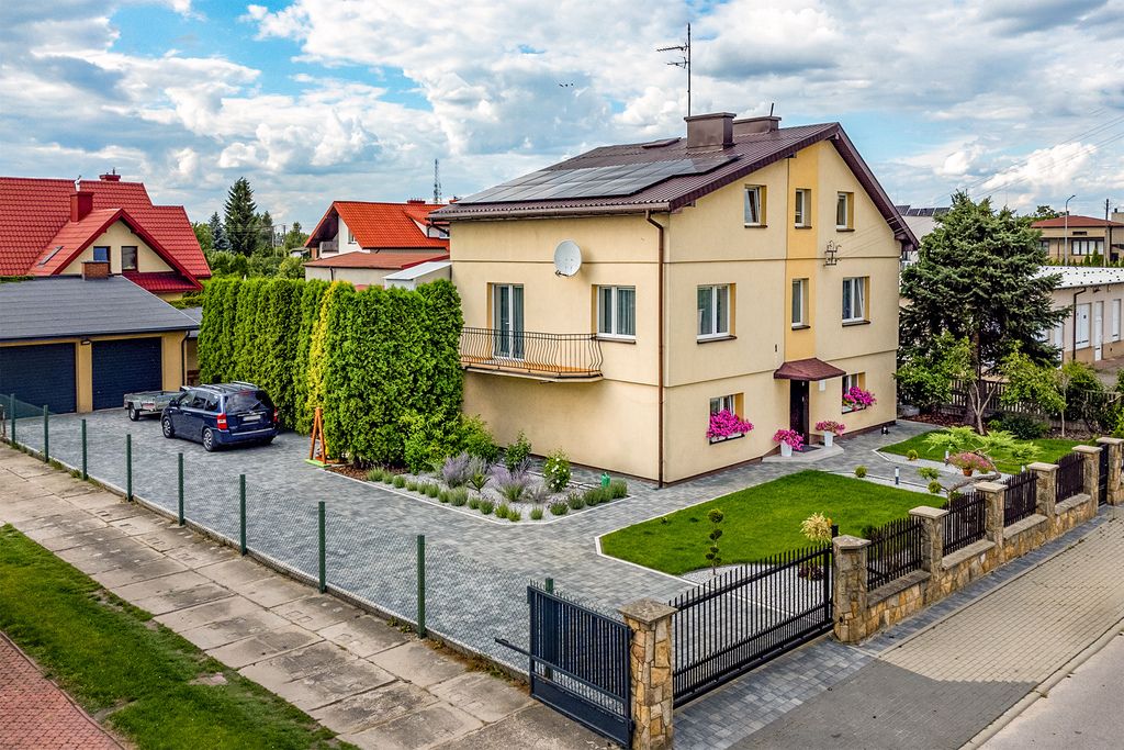 dom wolnostojący, 6 pokoi Koluszki