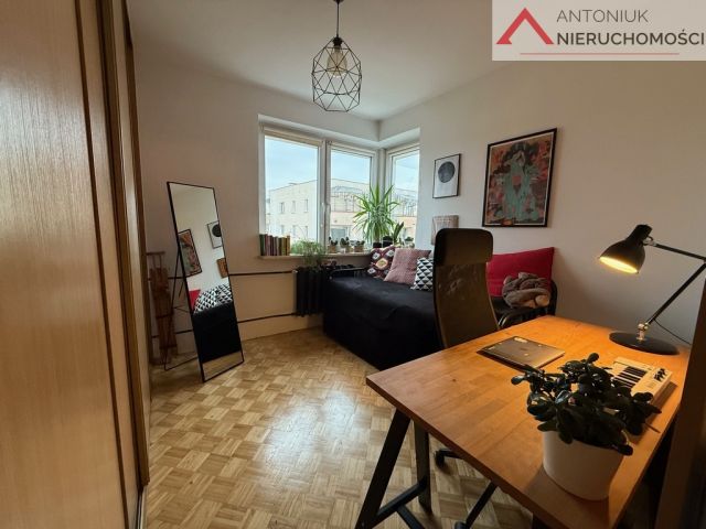 Mieszkanie 4-pokojowe Nowy Dwór Mazowiecki, ul. gen. Leopolda Okulickiego. Zdjęcie 5