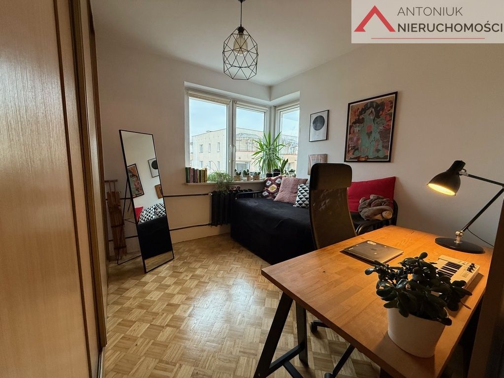 Mieszkanie 4-pokojowe Nowy Dwór Mazowiecki, ul. gen. Leopolda Okulickiego. Zdjęcie 5