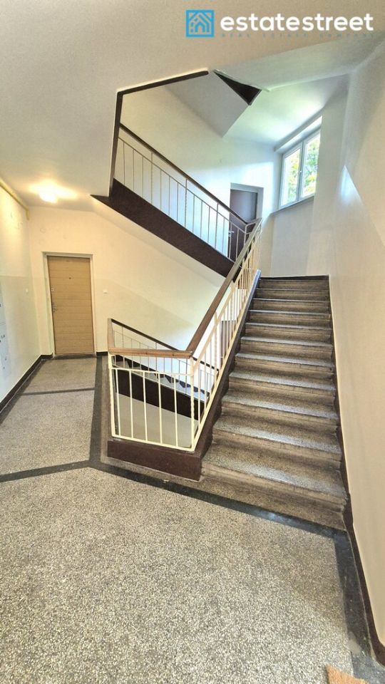 Mieszkanie 3-pokojowe Kraków, os. Stalowe. Zdjęcie 10