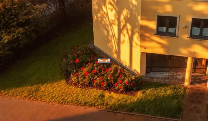 Lokal Kraków Podgórze, pl. Bohaterów Getta