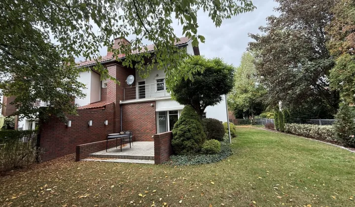 dom szeregowy, 5 pokoi Bielawa