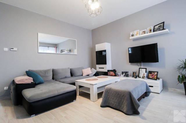 Mieszkanie 3-pokojowe Ostrów. Zdjęcie 1