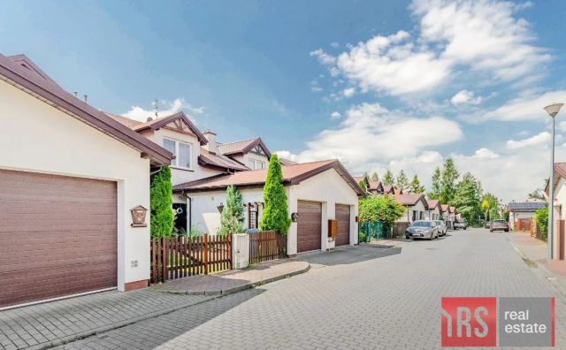 dom szeregowy, 4 pokoje Łomianki, ul. Stanisława Staszica. Zdjęcie 1