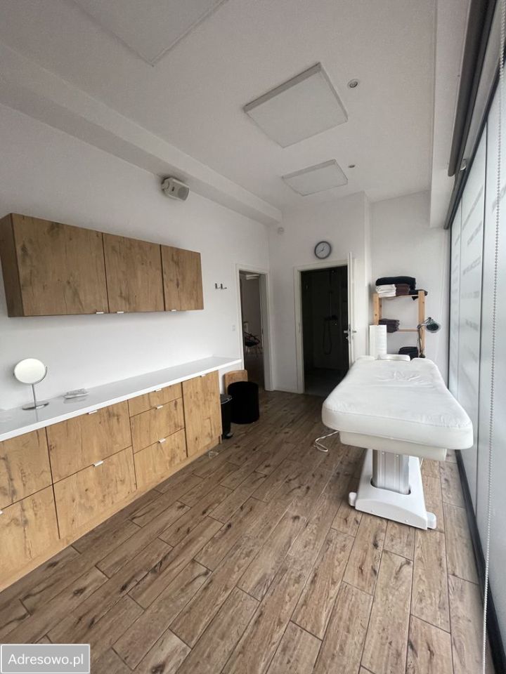 Lokal Katowice Kostuchna, ul. Arkadiusza Puchały. Zdjęcie 4