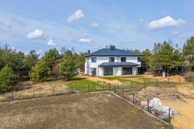 bliźniak, 5 pokoi Dosin. Zdjęcie 17