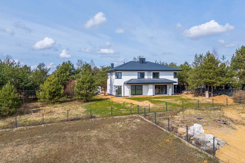 bliźniak, 5 pokoi Dosin. Zdjęcie 17