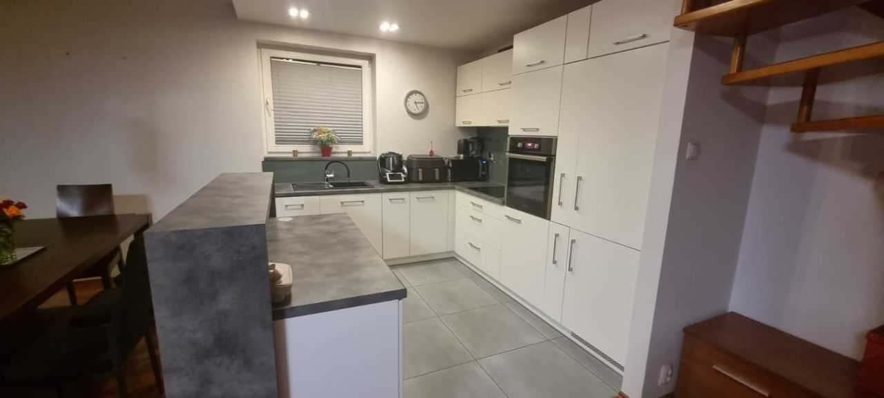 Mieszkanie 4-pokojowe Skierniewice, ul. Adama Mickiewicza. Zdjęcie 4