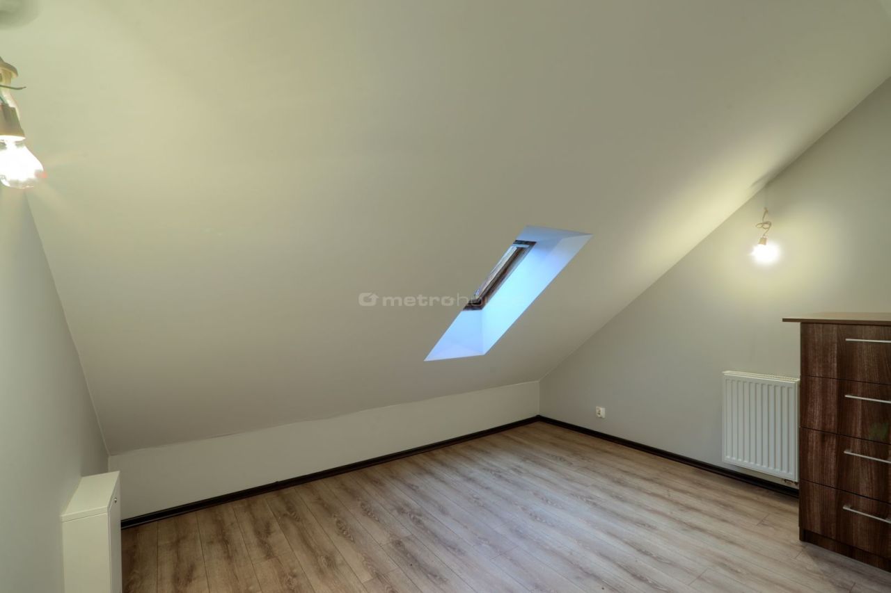 dom wolnostojący, 4 pokoje Zgierz. Zdjęcie 12