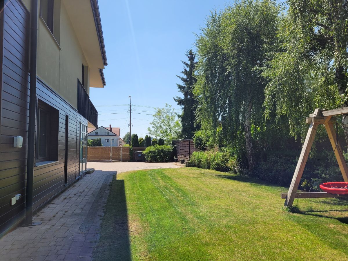 dom wolnostojący, 7 pokoi Stare Babice, ul. Koczarska. Zdjęcie 4