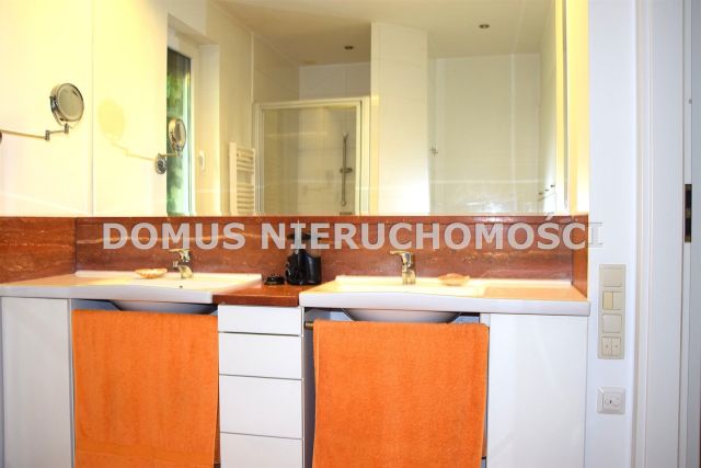 dom wolnostojący, 10 pokoi Ewcin. Zdjęcie 19