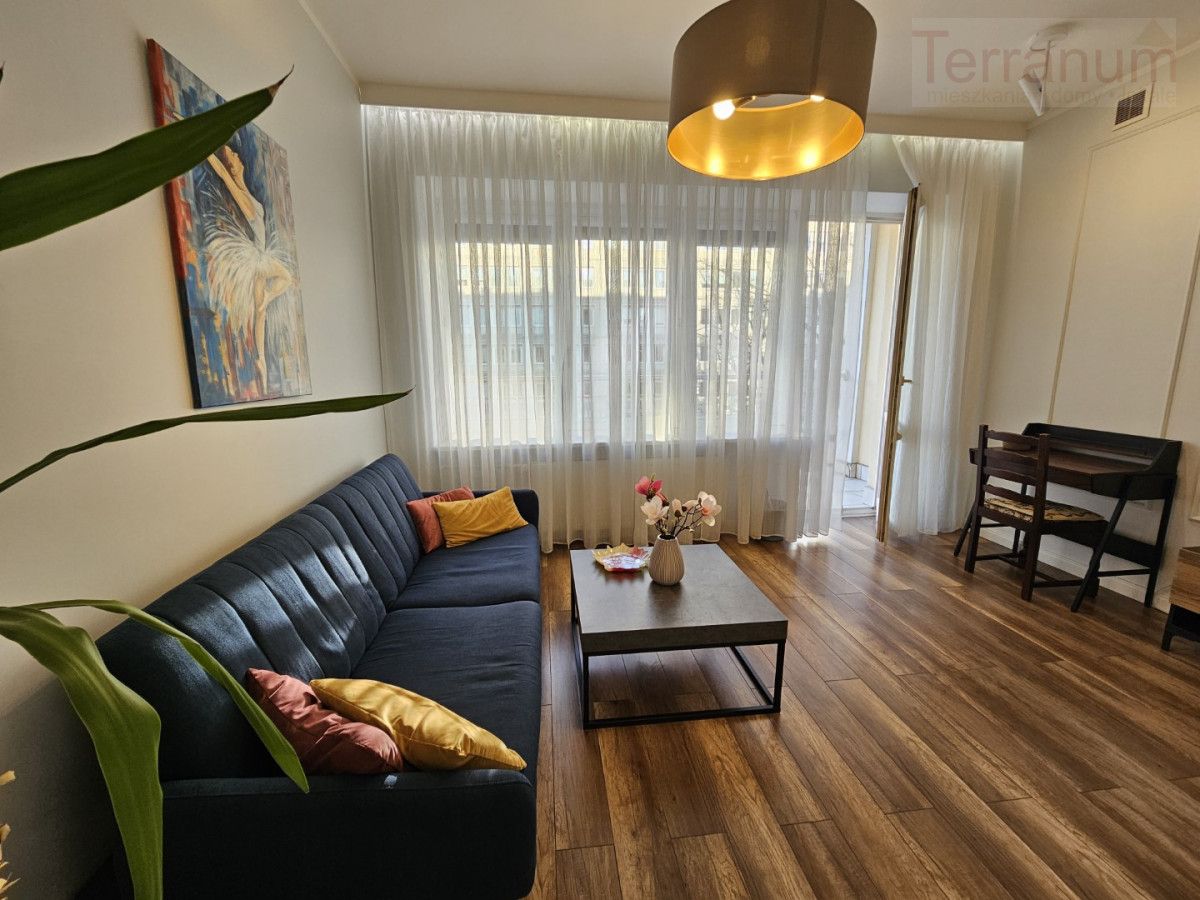 Mieszkanie 1-pokojowe Warszawa Śródmieście, ul. Krucza. Zdjęcie 1