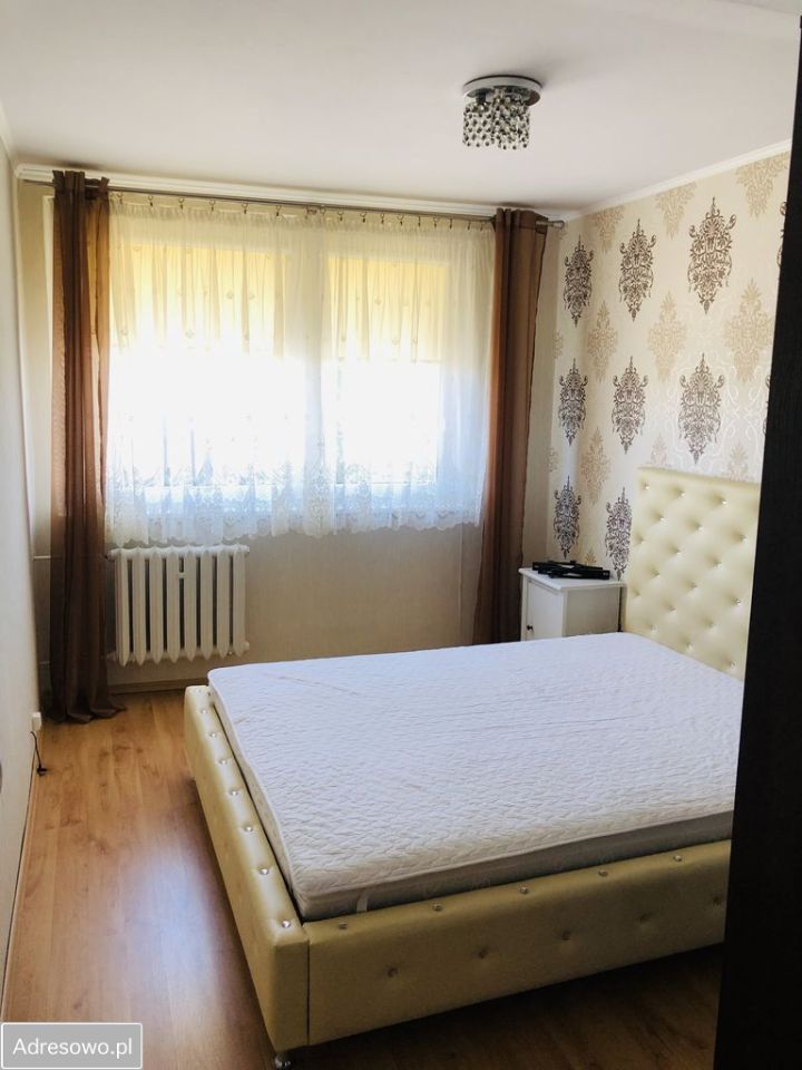 Mieszkanie 3-pokojowe Oleśnica, ul. gen. Władysława Sikorskiego. Zdjęcie 2