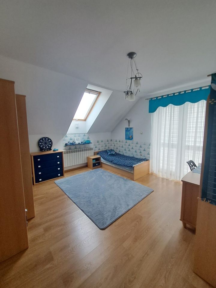 dom wolnostojący, 5 pokoi Dąbrówka-Ług, ul. Bajkowa. Zdjęcie 10