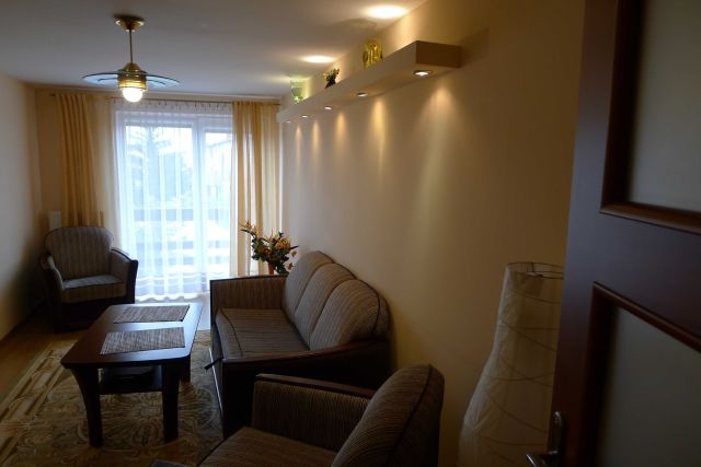 Mieszkanie 3-pokojowe Ostrowiec Świętokrzyski. Zdjęcie 1