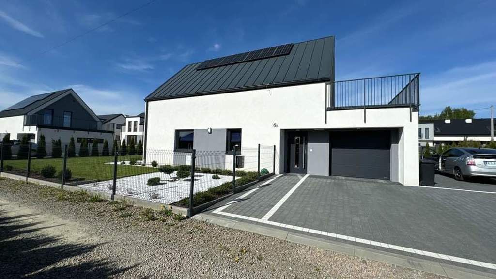 dom wolnostojący, 5 pokoi Koszyce Małe, ul. Promienna. Zdjęcie 1