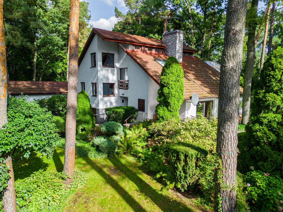 dom wolnostojący, 12 pokoi Podkowa Leśna, ul. Główna